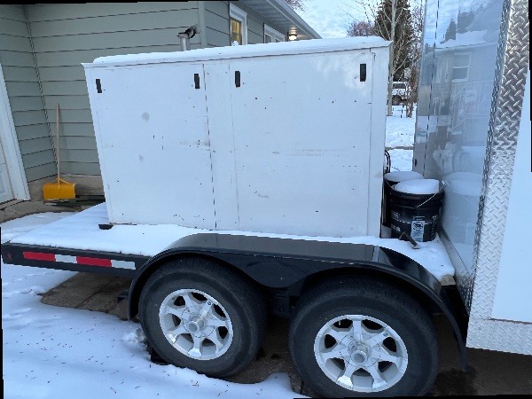 Dry ice blasting mobile trailer