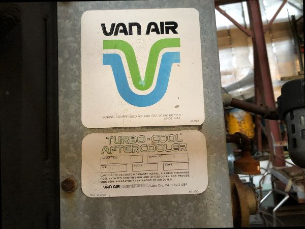 1100CFM VAN AIRE DESICANT AIR DRYER ON A TRAILER WITH HOSE RACKS  ON TRAILER 