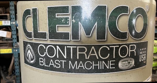CLEMCO 6-cu ft Blast Machine 