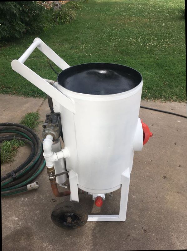 Schmidt Axxiom Sandblast Pot - 350lbs - with Hoses and Safety Switch